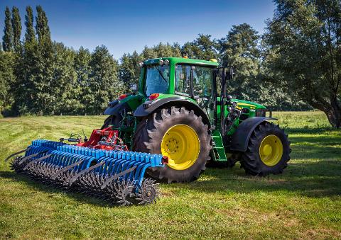 Trecker mit Fräse 01