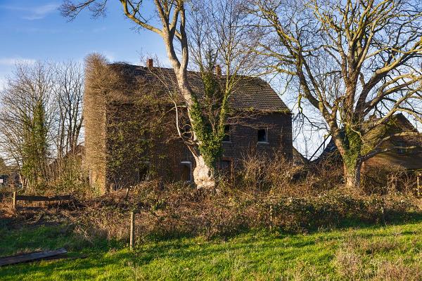 Verfallerner Bauernhof Hauptgebäude 01