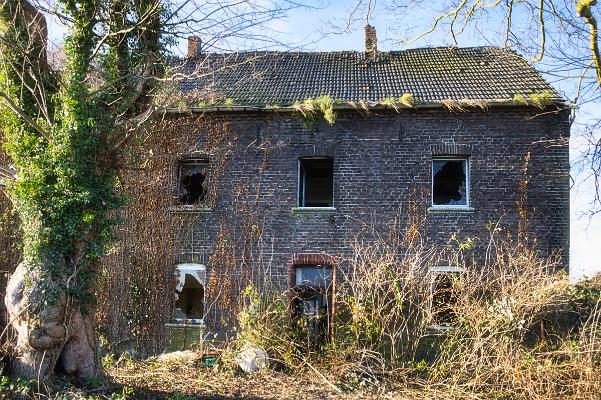 Verfallerner Bauernhof Hauptgebäude 03